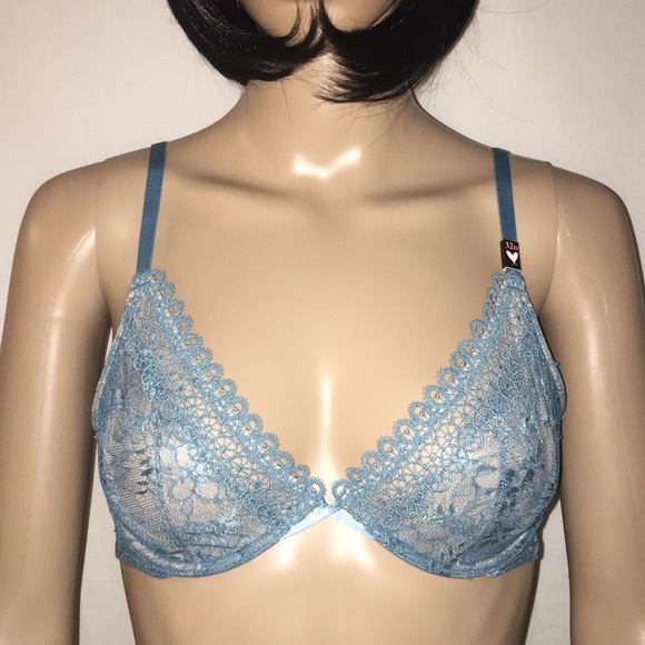 New Victoria's Secret Very Sexy Unlined Plunge Bra - Picture 2 of 7